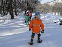 かんじき履いて雪の森探検