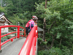木島平の名所・雄滝、雌滝を見学